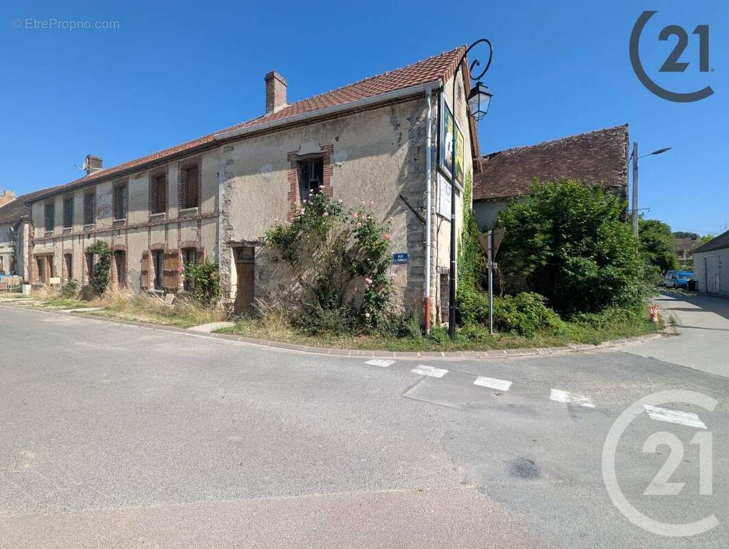 Maison à CHALAUTRE-LA-GRANDE