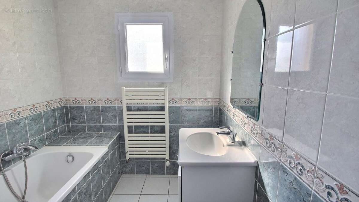 Maison à CHAINTRE