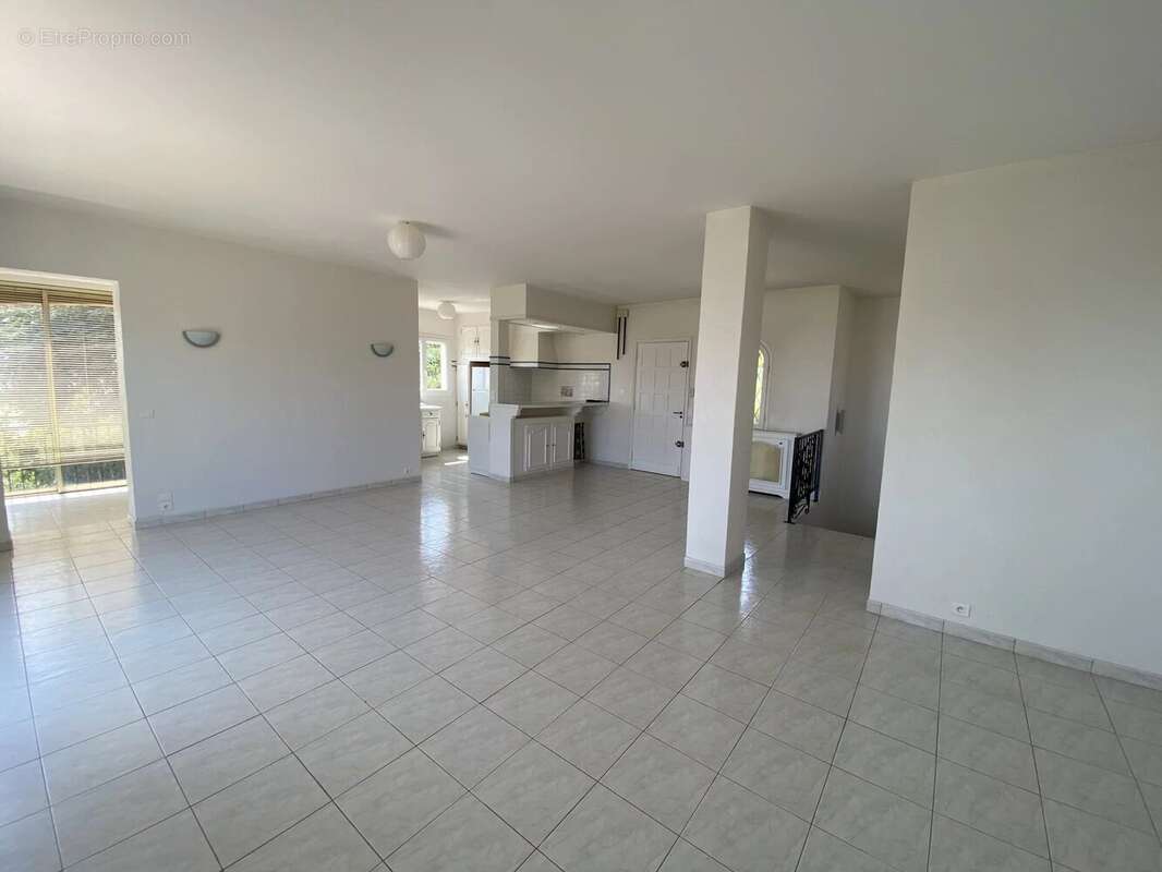 Maison à BERRE-LES-ALPES