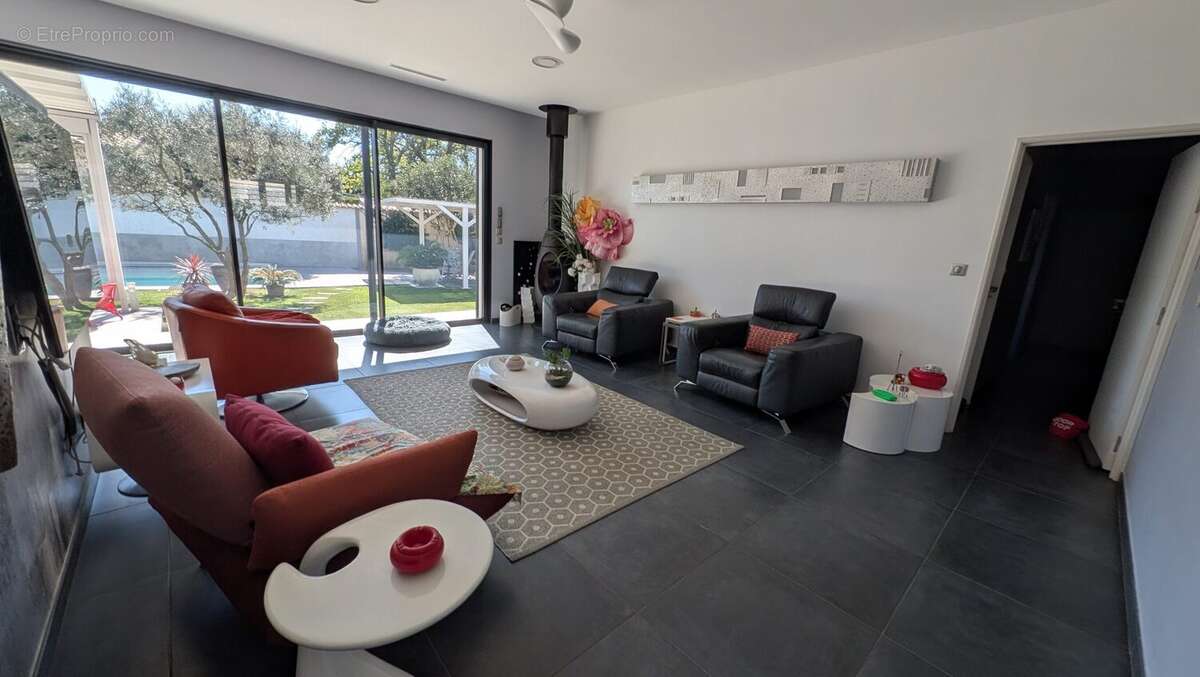 Maison à MORIERES-LES-AVIGNON