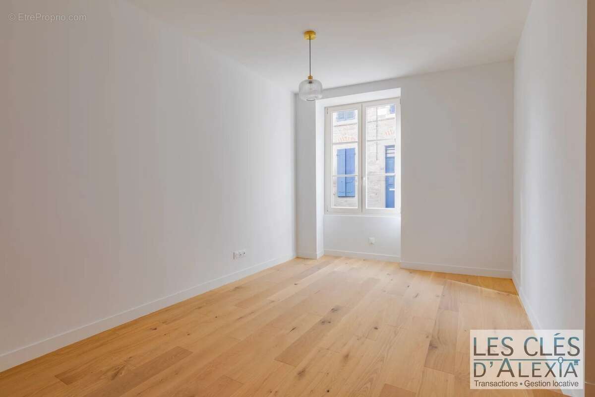 Appartement à SAINT-GENIS-LAVAL