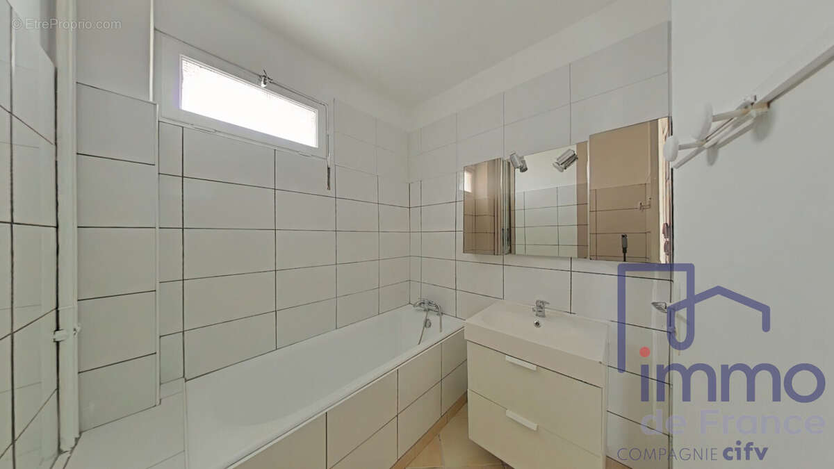 Appartement 72 m² à Saint-Etienne  - photo 9