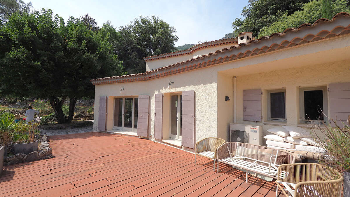 Maison à TOURRETTES-SUR-LOUP
