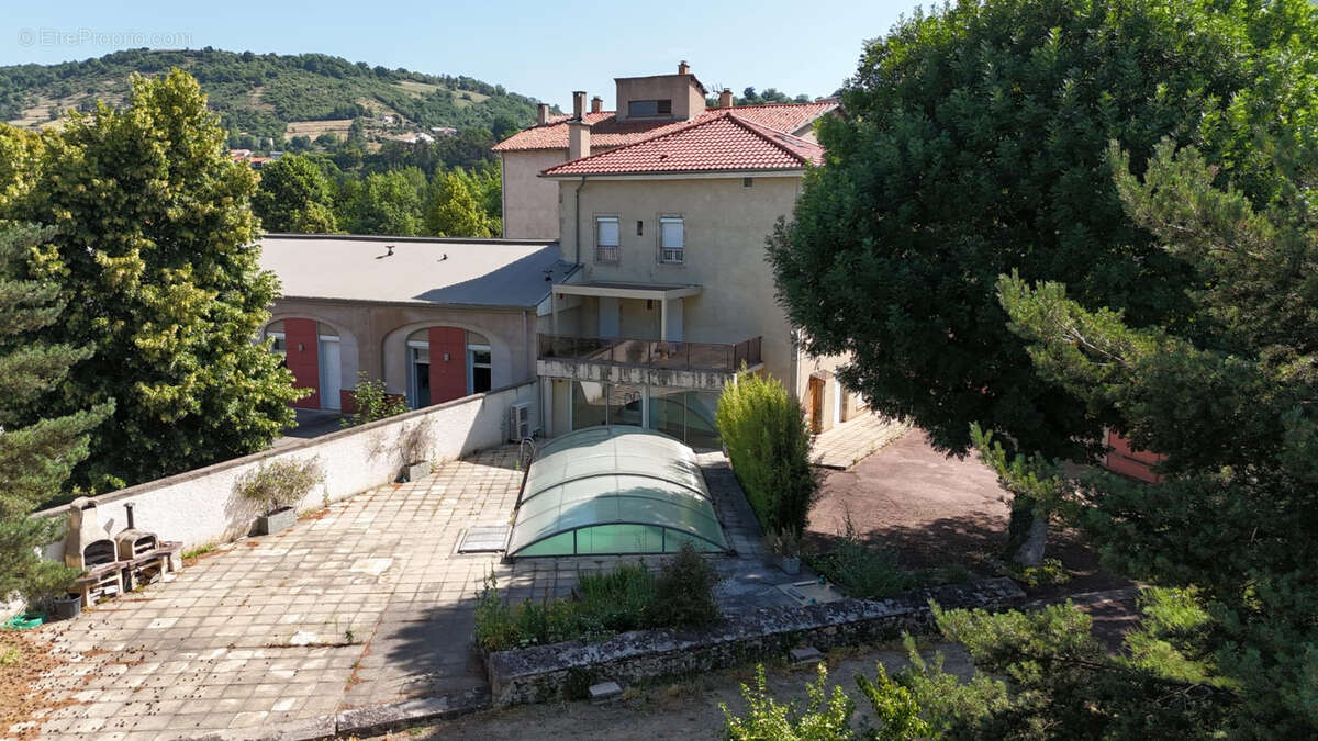 Maison familiale rénovée 180 m² - Piscine chauffée - DPE B - Centre Brives - photo 18