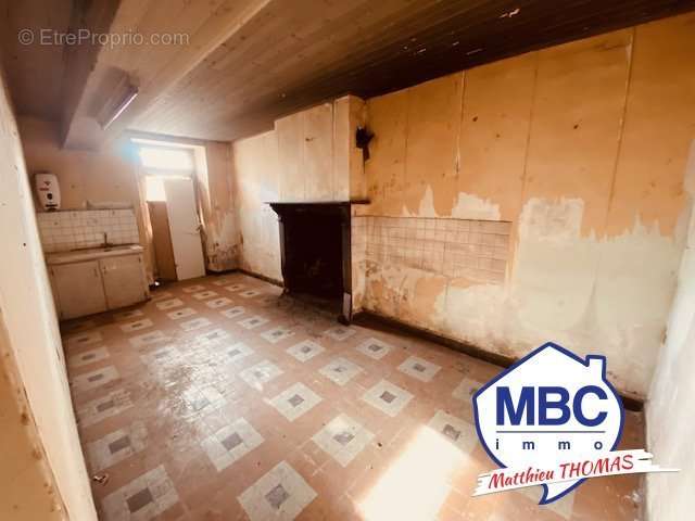 Maison à LA BOISSIERE-DU-DORE