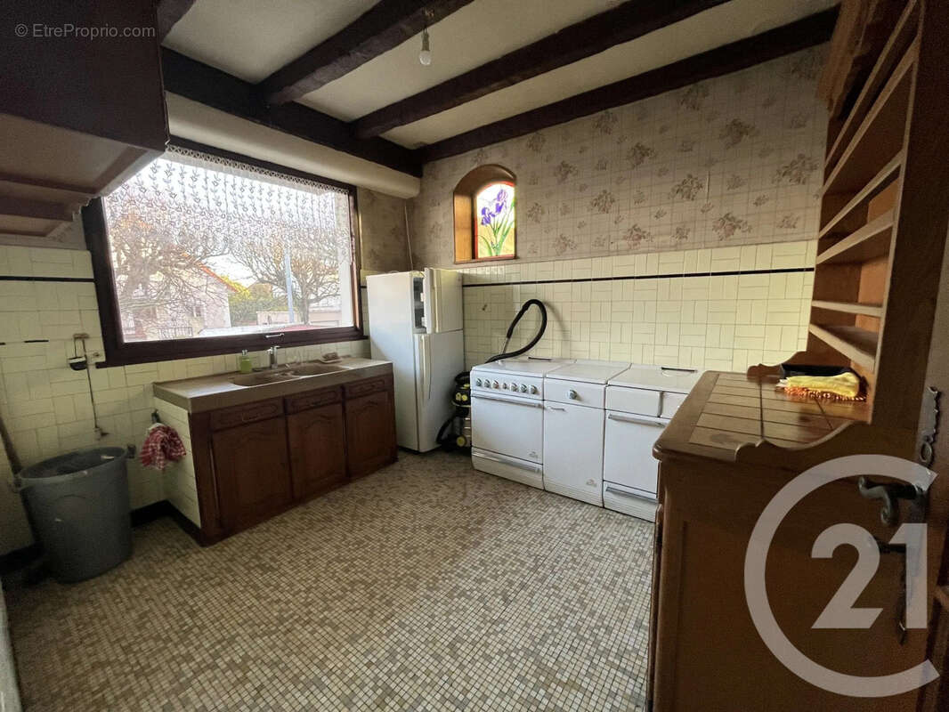 Maison à SAINT-MAUR-DES-FOSSES