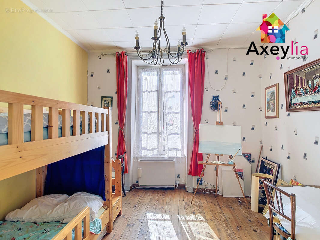 Maison à LA PACAUDIERE