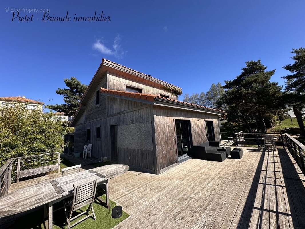 Maison à RUYNES-EN-MARGERIDE