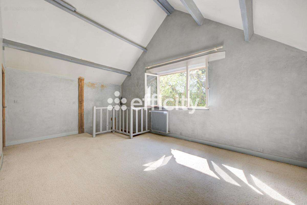 Maison 420 m² à La Boissiere-Ecole  - photo 37