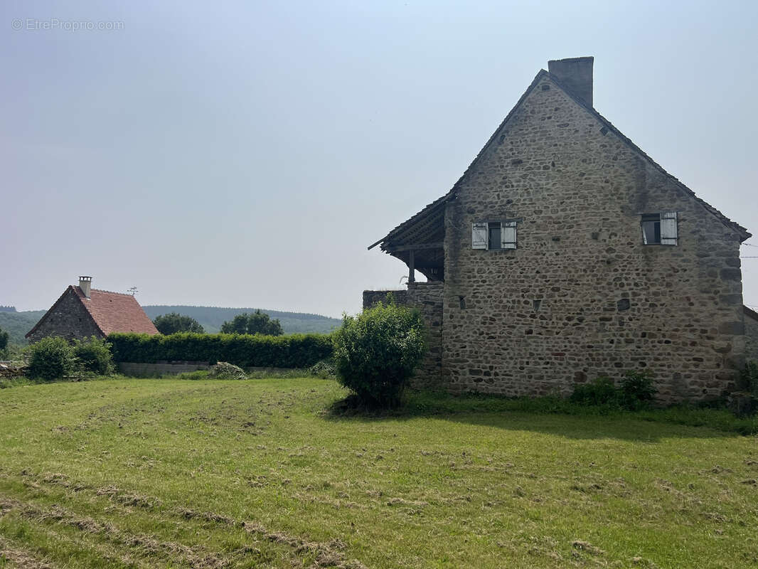 Maison à SAINT-MARTIN-DE-SALENCEY