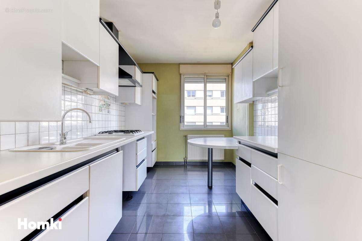Appartement à LYON-8E