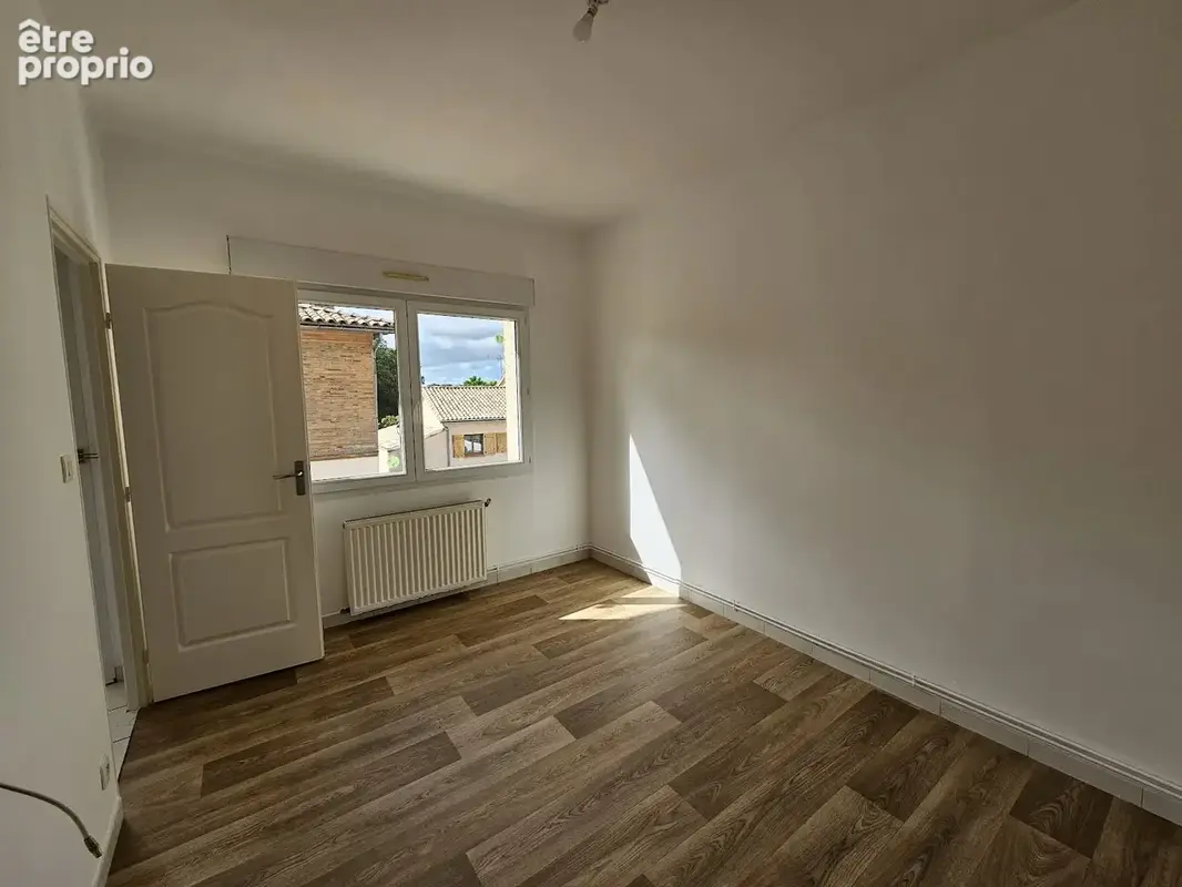 STE FOY DE PEYROLIERES IMMEUBLE de 2 logements loués. SH totale : 142 m2. Au centre avec tous commerces. - photo 6