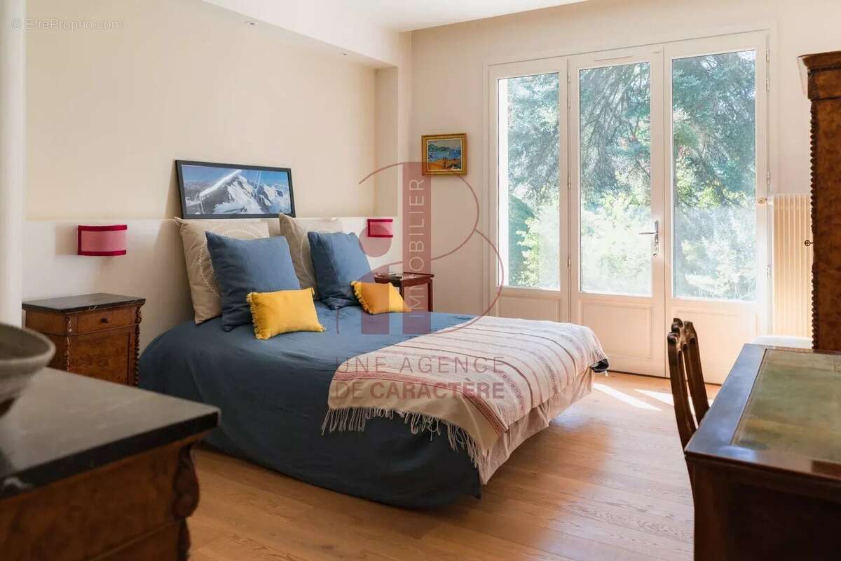 Maison à FONTAINEBLEAU