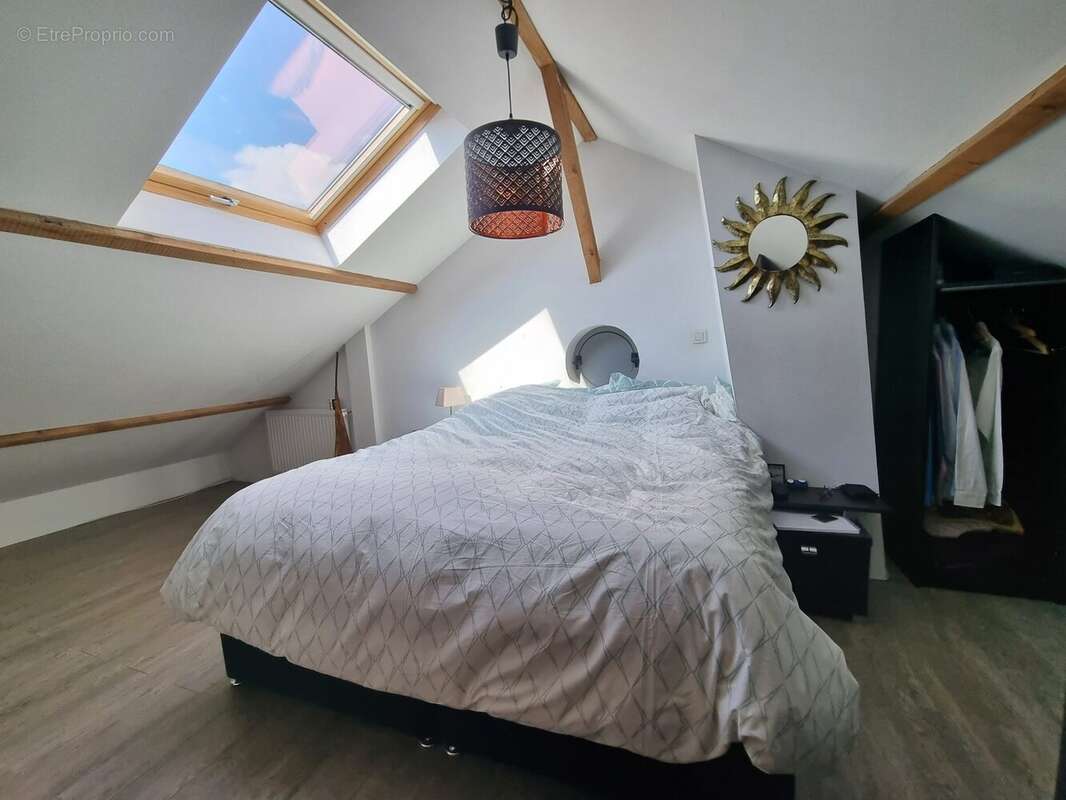 Maison à LES CLAYES-SOUS-BOIS