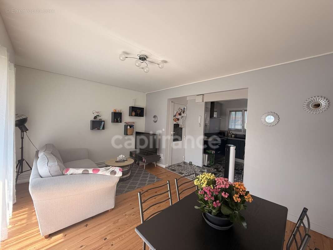 Appartement 2 chambres et cave - photo 3