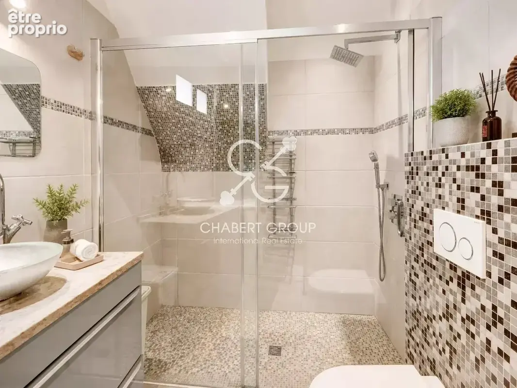 Exclusivité - villefranche-sur-mer – vieille-ville - appartement – 3 pièces – 57 m² – 100 mètres de la mer - idéal location sais - photo 8