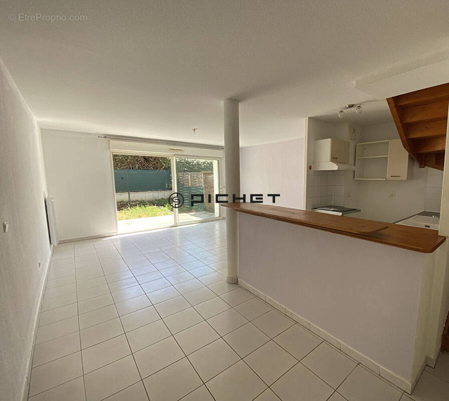 Maison à BASSENS