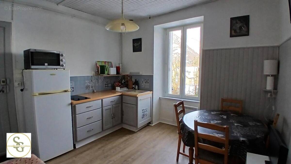   - Appartement à SAINT-MAMET