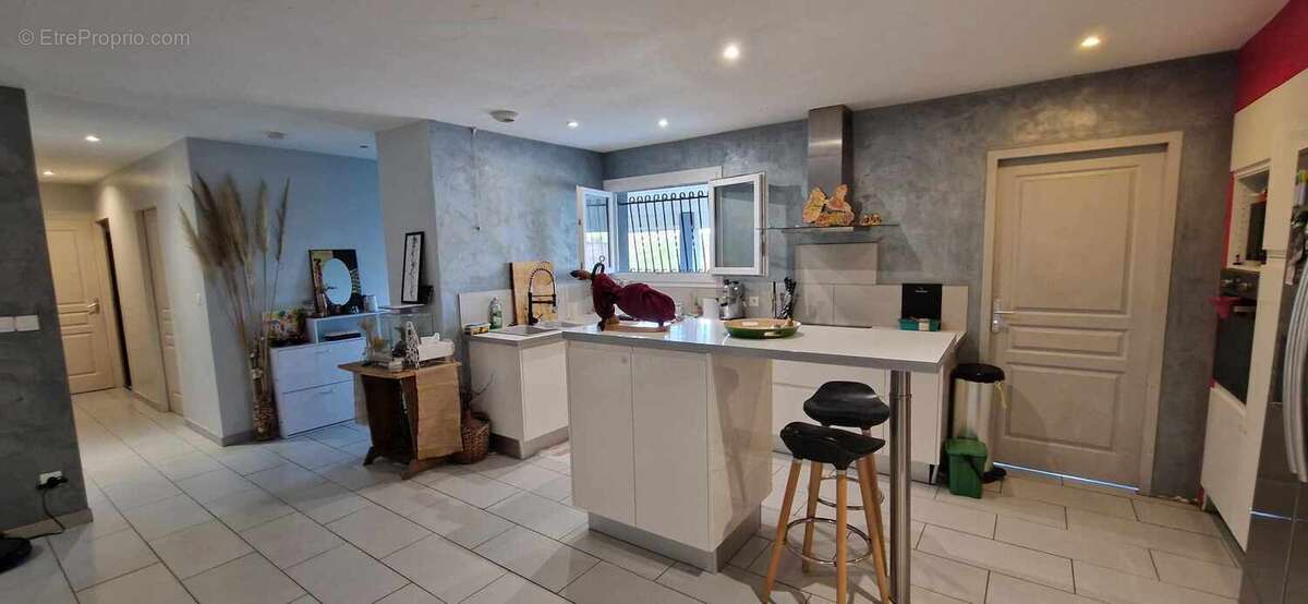 Maison à SAINT-CAPRAIS-DE-BORDEAUX