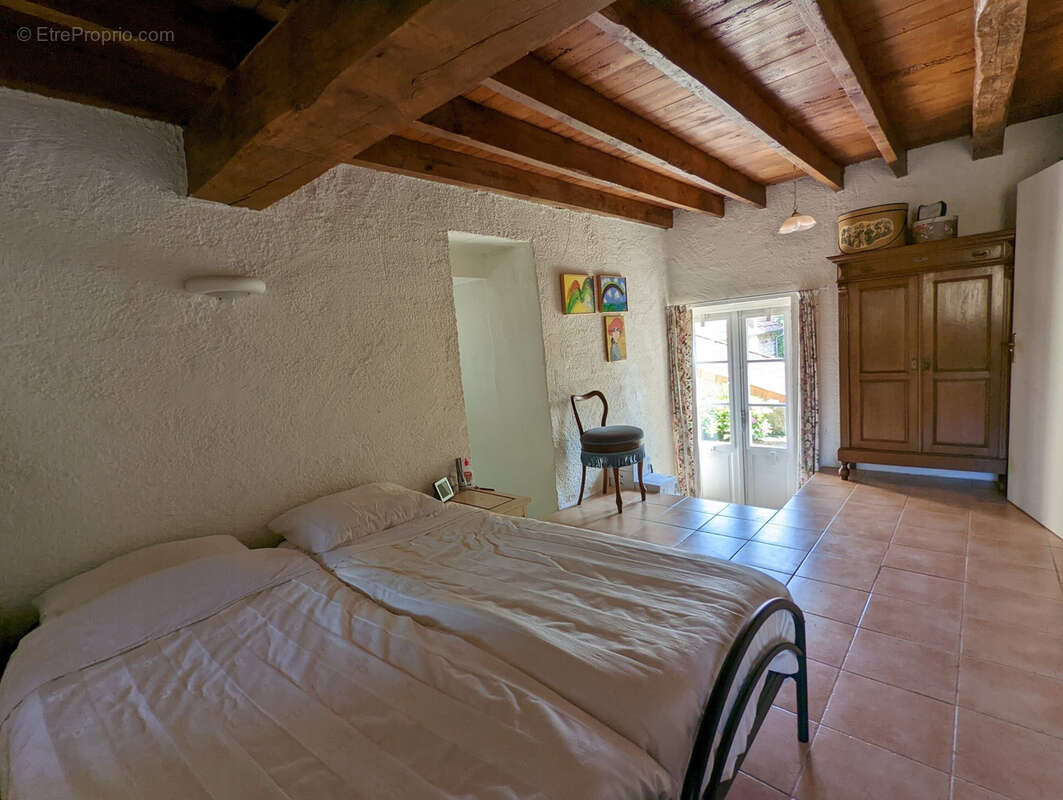 Ensemble immobilie de 2 maisons prêtes à vivre, sans voisin proche ! - photo 9