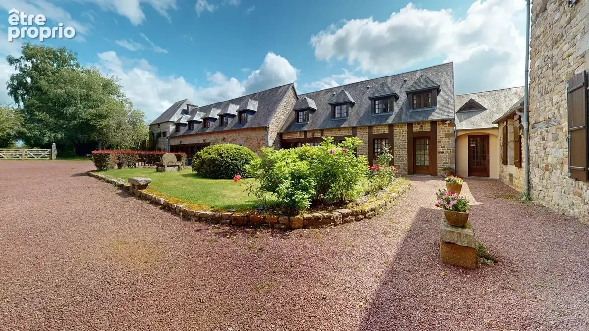 Propriété d’exception en Normandie – Manoir rénové avec dépendances et chapelle - photo 3