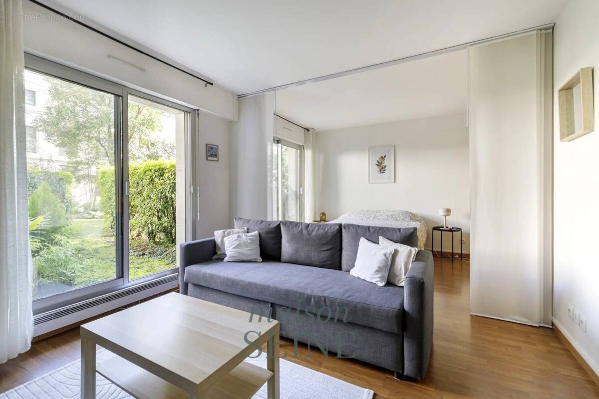 Appartement à NEUILLY-SUR-SEINE