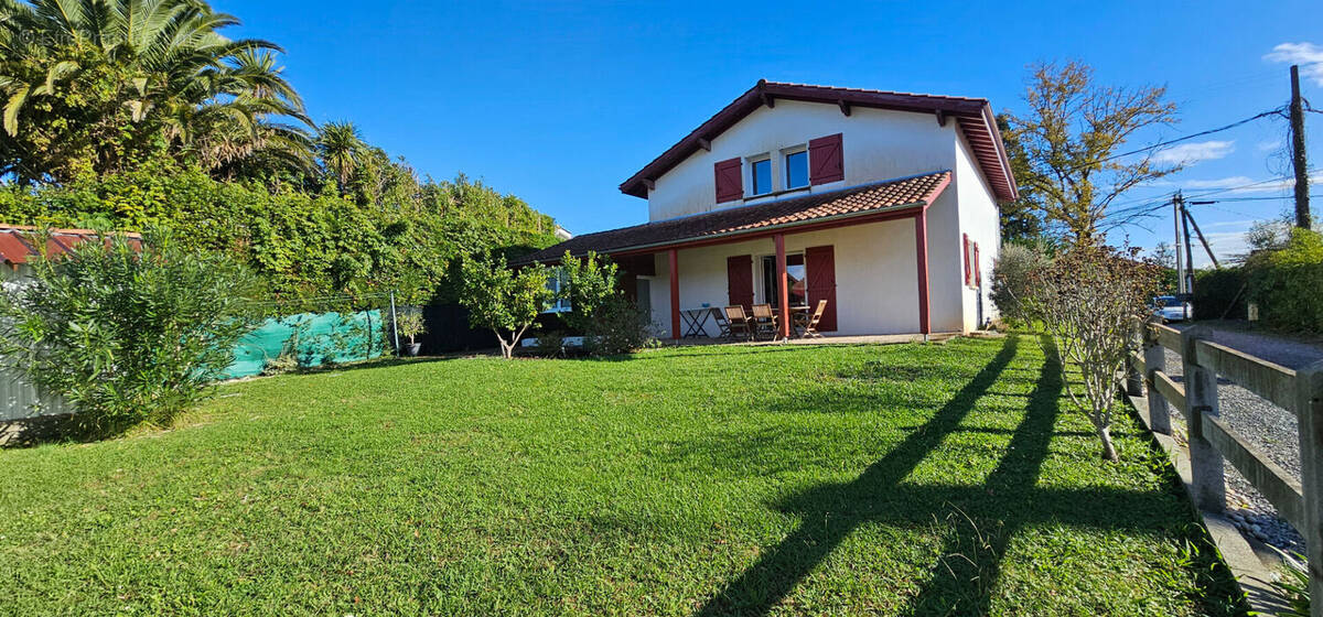 Maison à SAINT-PEE-SUR-NIVELLE