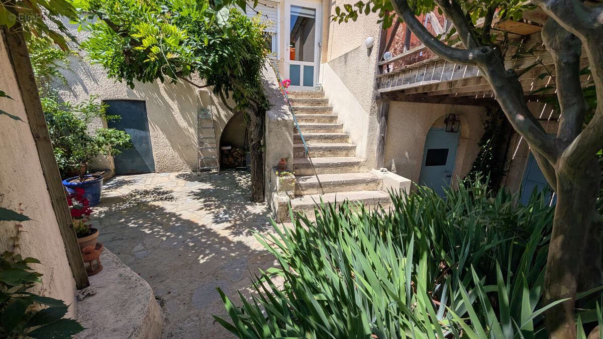 Maison à SAINT-HIPPOLYTE-DU-FORT