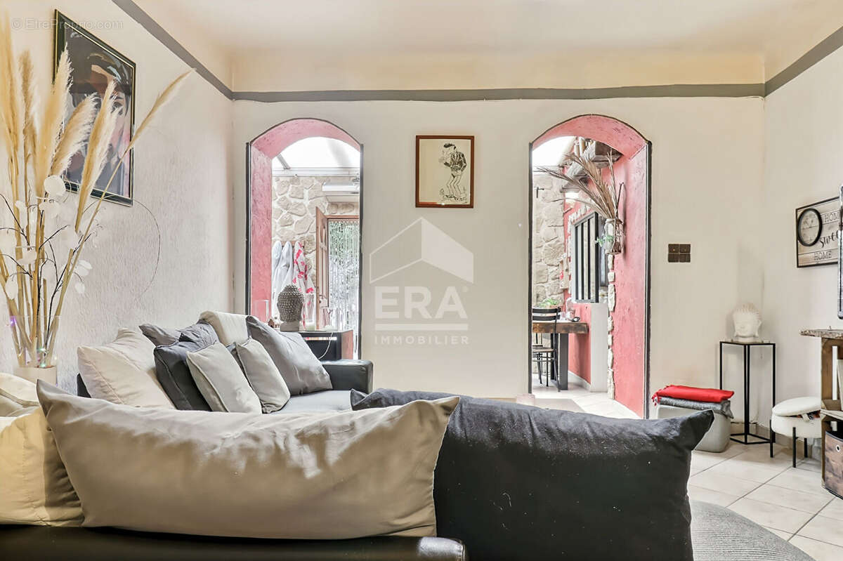 Appartement à MARSEILLE-4E