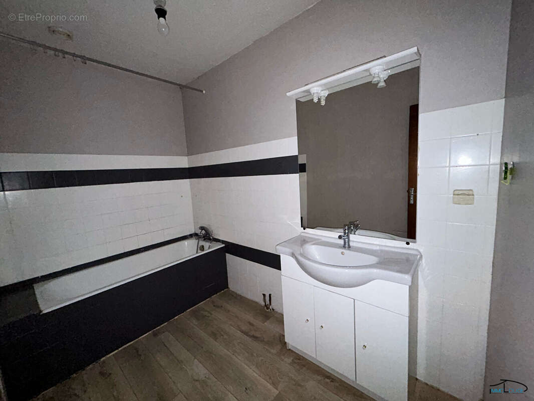 Maison à MONTBAZENS