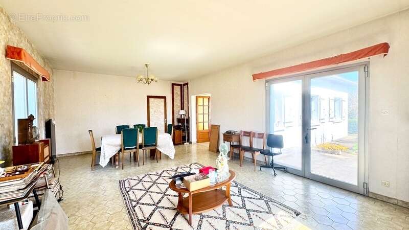 Maison à TONNAY-CHARENTE