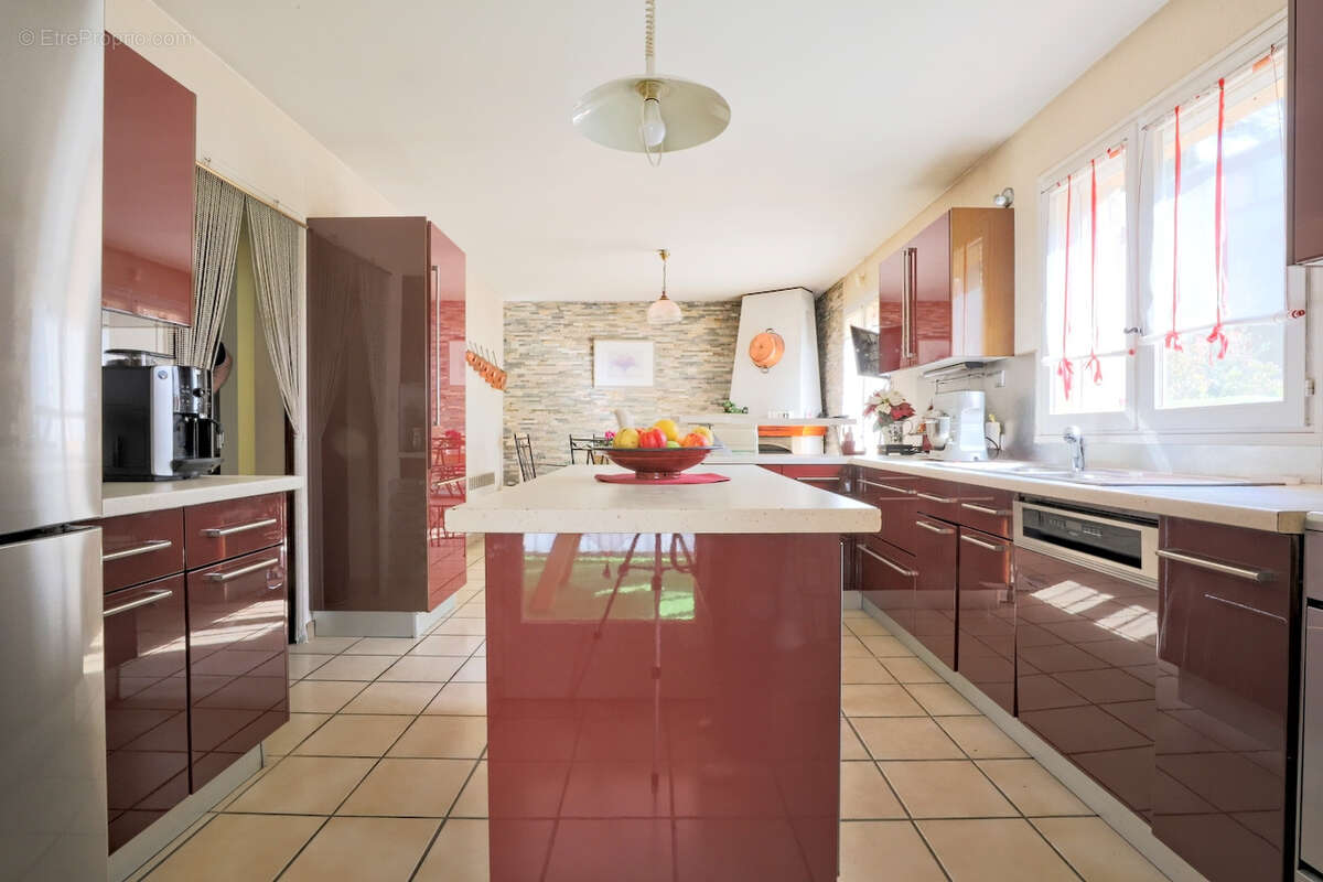 Maison à SOLLIES-TOUCAS