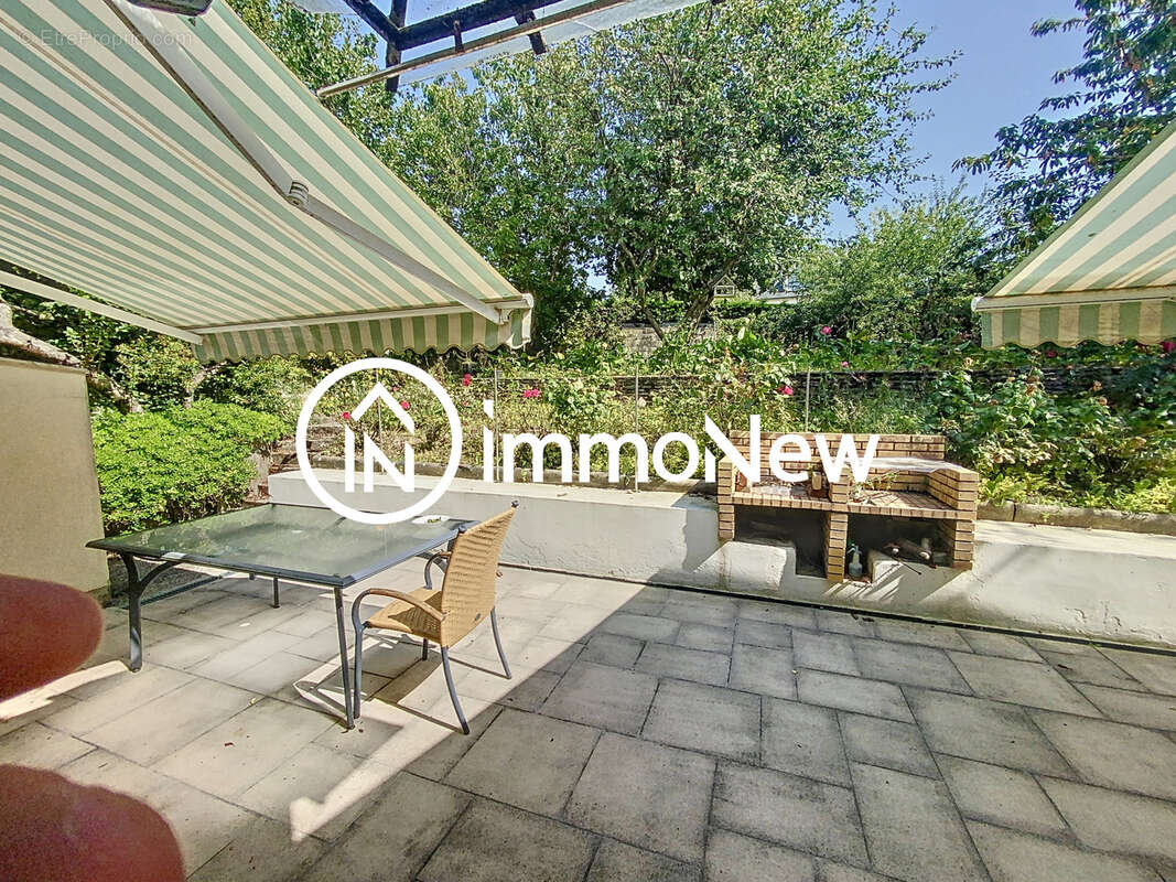 Maison à DONVILLE-LES-BAINS