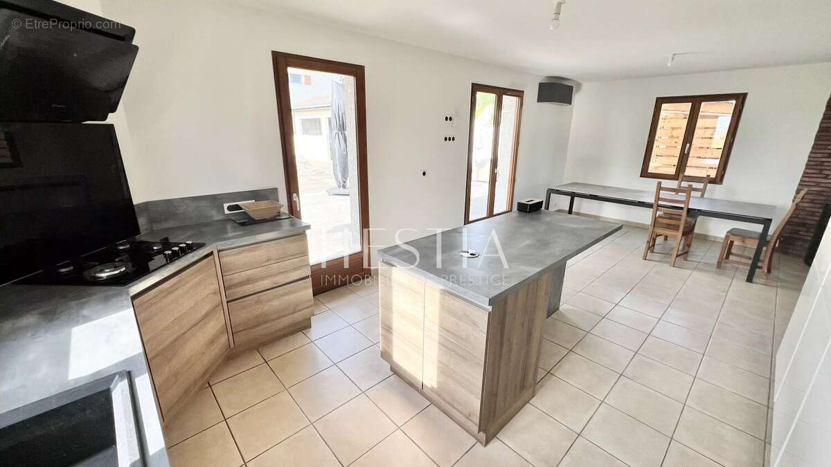 Maison à VALLIERES