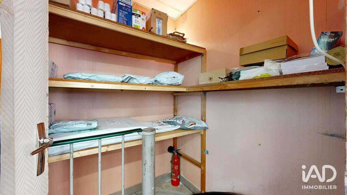 Photo 9 - Commerce à SAINT-PIERRE-MONTLIMART