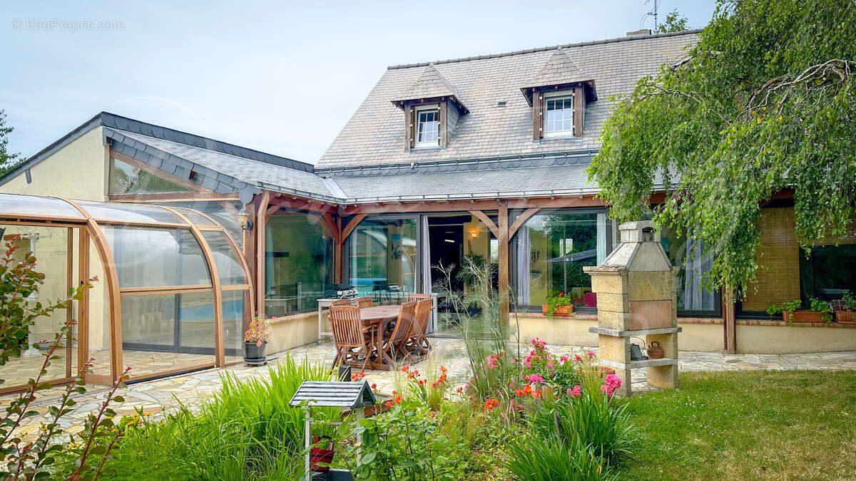 Maison à BRISSAC-QUINCE