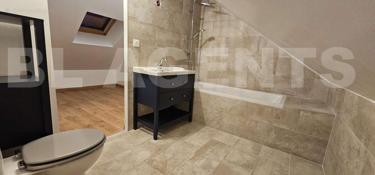 20251121_180341 - Maison à CONNERRE