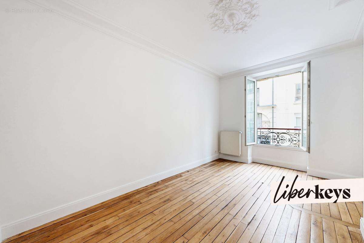 Appartement à PARIS-14E