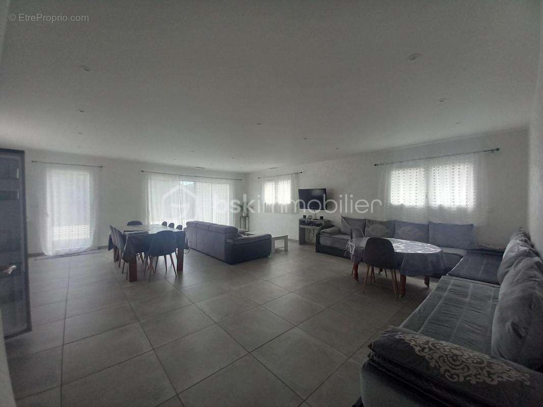 Maison à NEBIAN