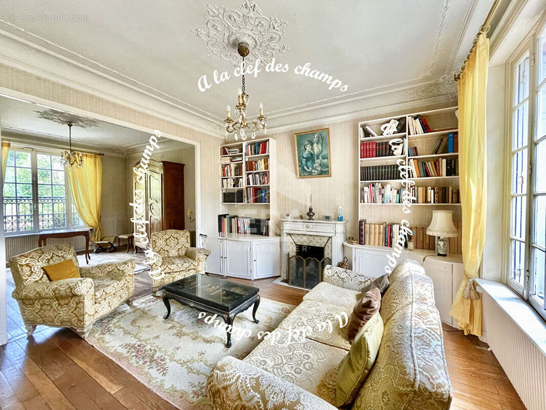 Maison à SAINT-REMY-LES-CHEVREUSE