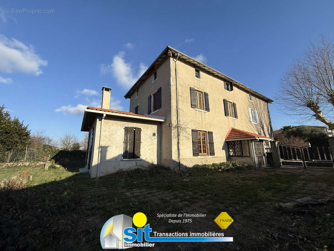 Maison à REVENTIN-VAUGRIS