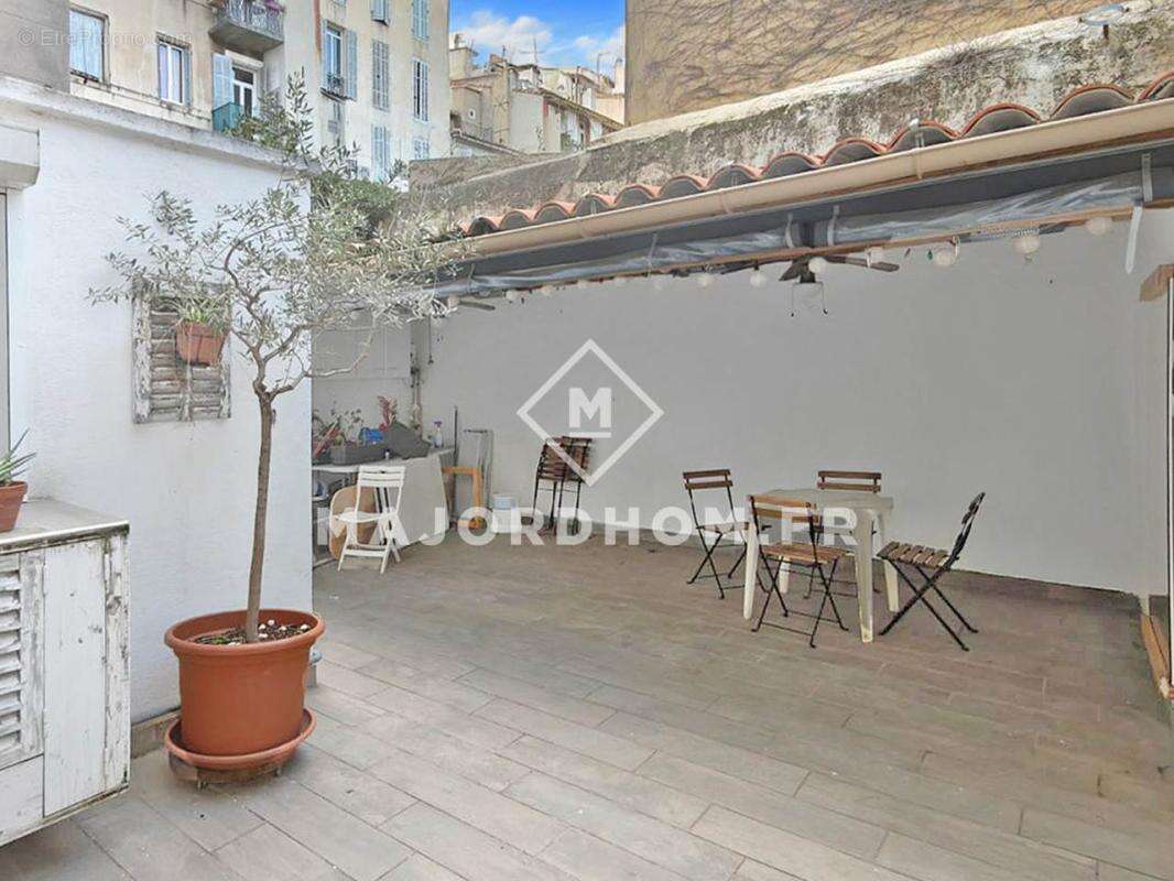 Appartement à MARSEILLE-6E