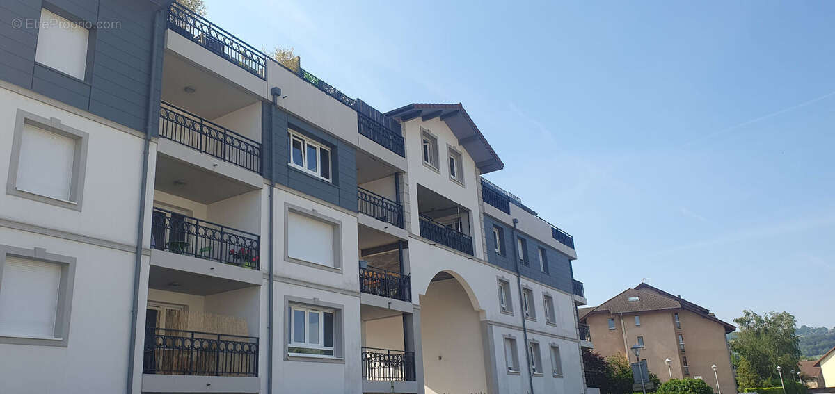 Appartement à REIGNIER