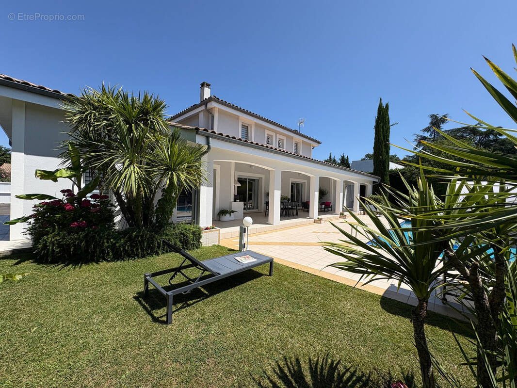 Maison à PECHBONNIEU