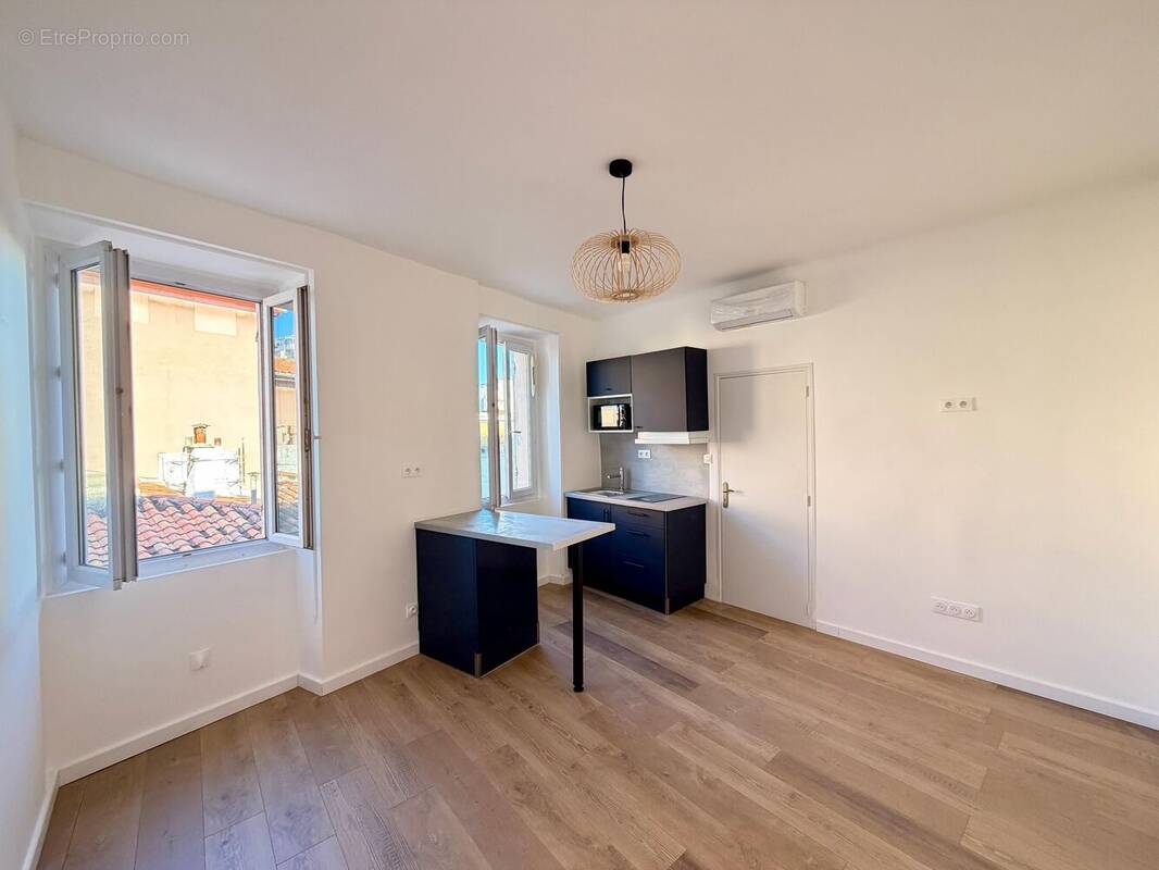 Photo 1 - Appartement à MARSEILLE-7E