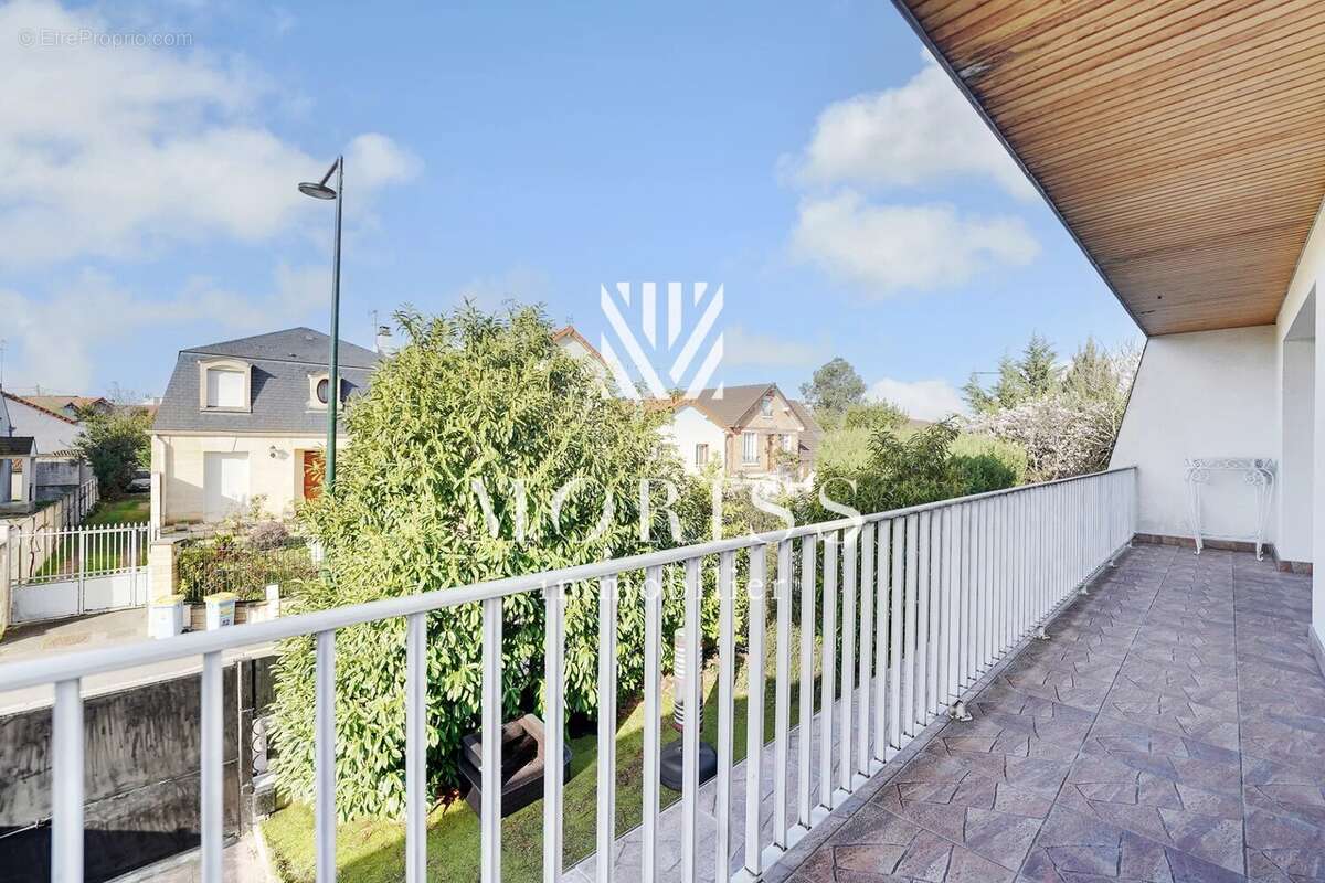Maison à LES PAVILLONS-SOUS-BOIS
