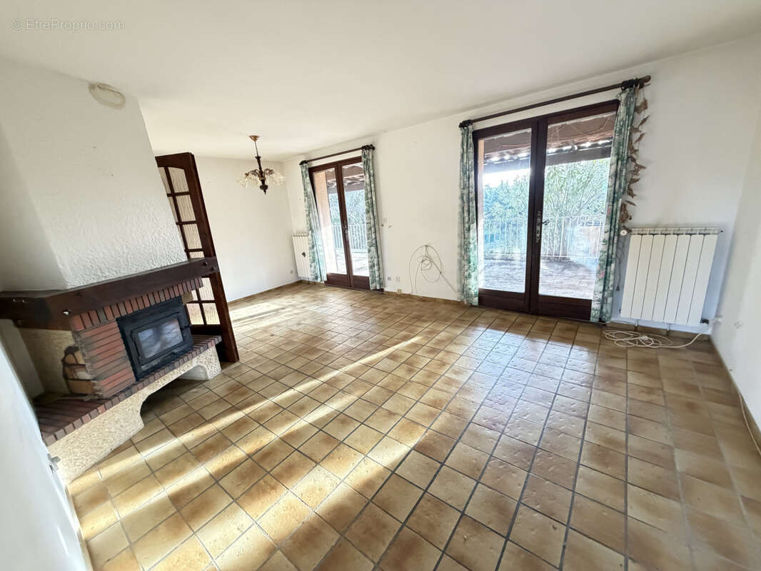 Maison à REGUSSE
