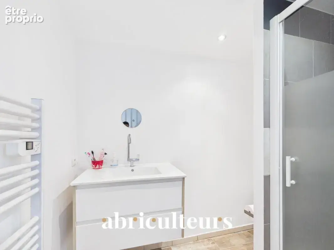 Maison familiale avec jardin, terrasse et stationnements en vente à Bezons 95870 - photo 14