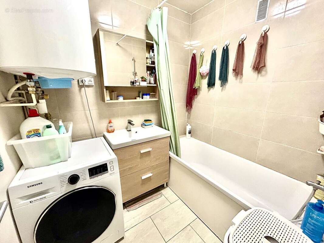 Appartement à CLICHY-SOUS-BOIS