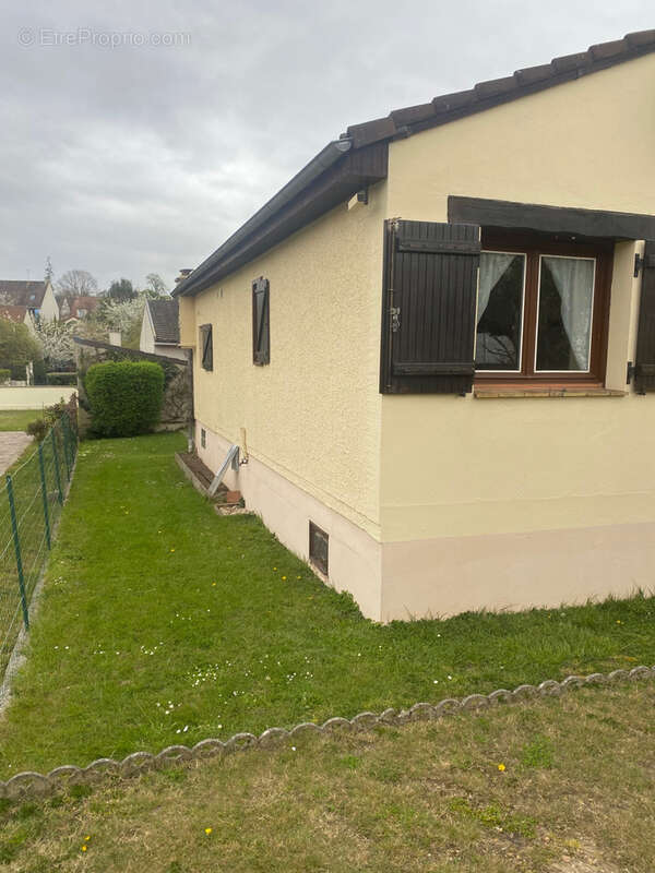 Maison à VAUX-LE-PENIL